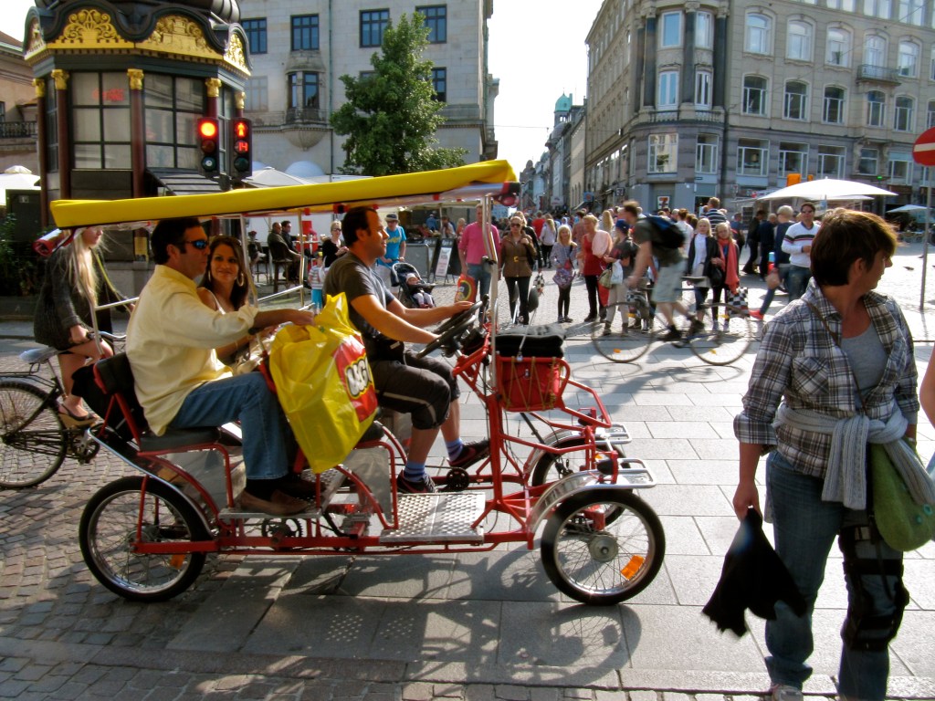 Rickshaws krydser Strøget, København